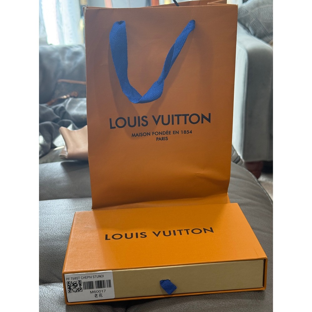 Louis Vuitton Authentic Orange Gift Box Shopping Bag and Dust Bag Set M60017